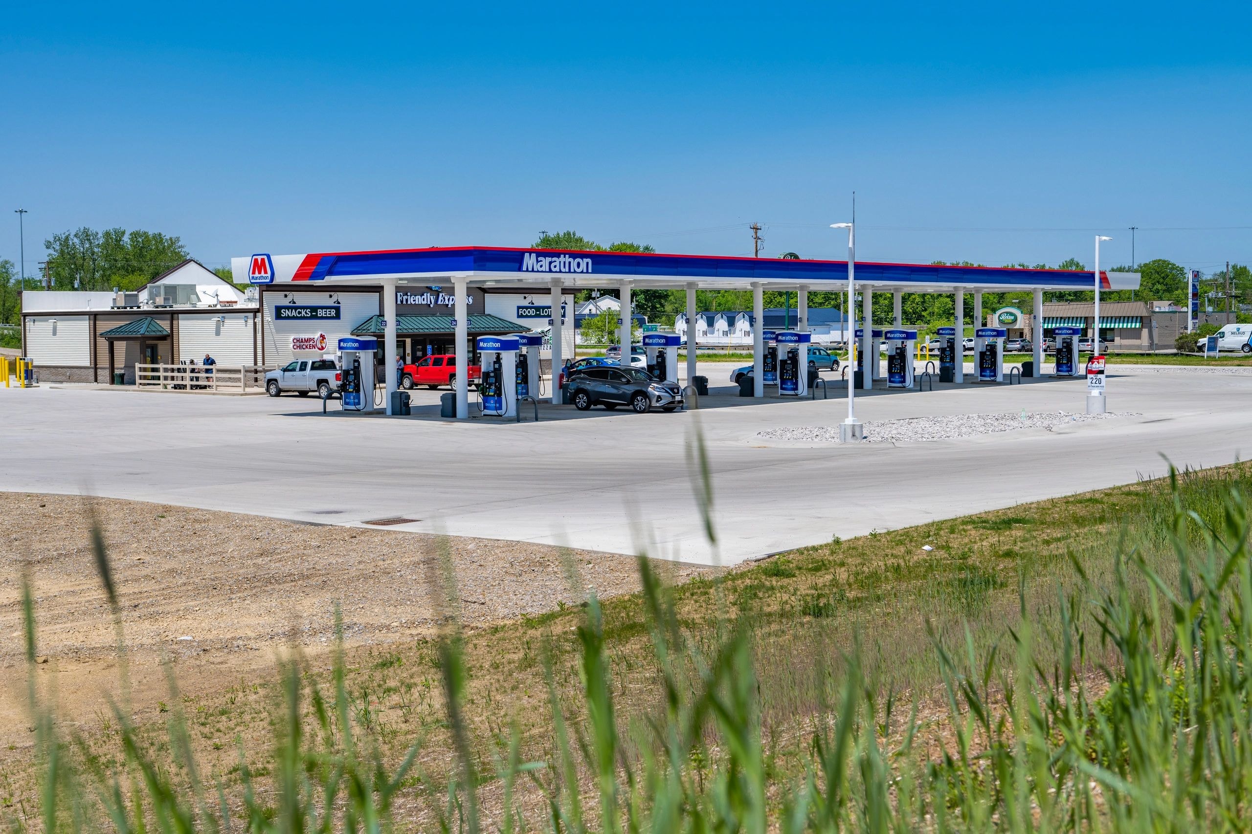Friendly Express Marathon gas station exterior